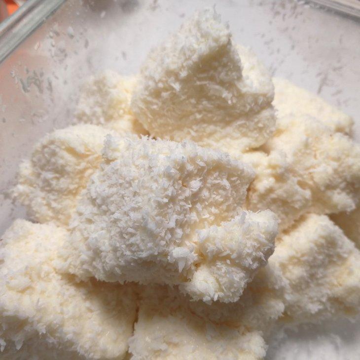 完胜85度C牛奶椰丝小方
