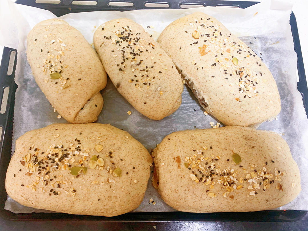 香，真香，太香了！真免揉，黑芝麻核桃软欧包