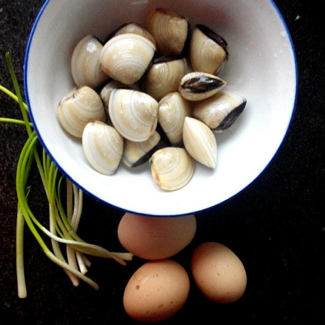 车螺蒸蛋(宝贝最喜欢吃的菜之一)的做法 步骤1