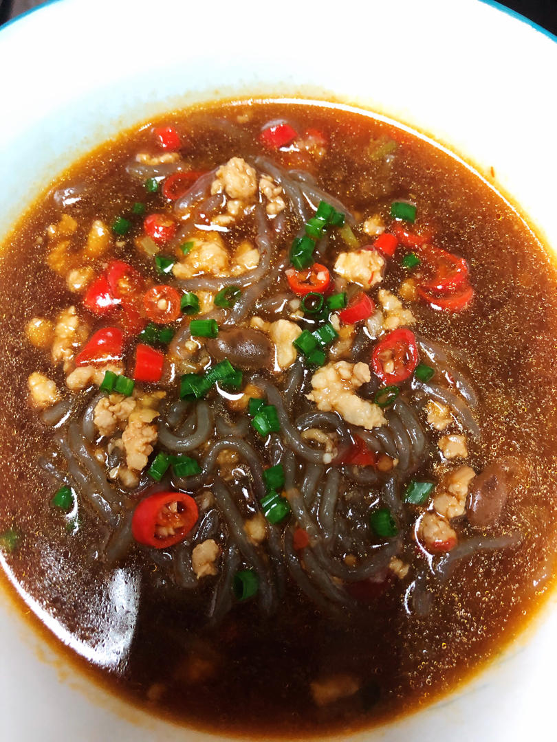 10分钟快手菜，巨下饭的肉沫粉丝煲