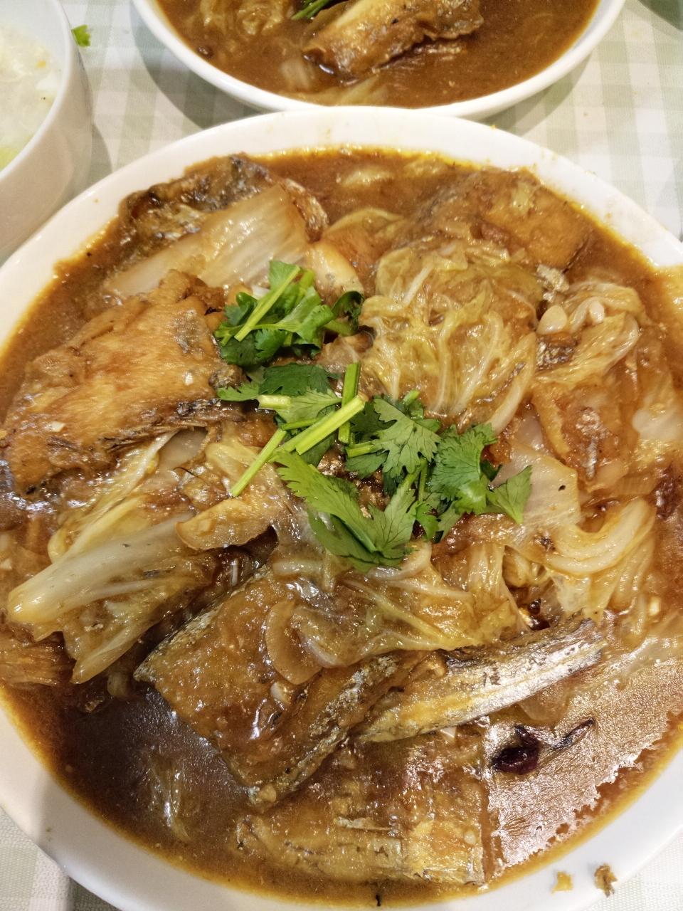 不输店里的【刀鱼扒白菜】的做法