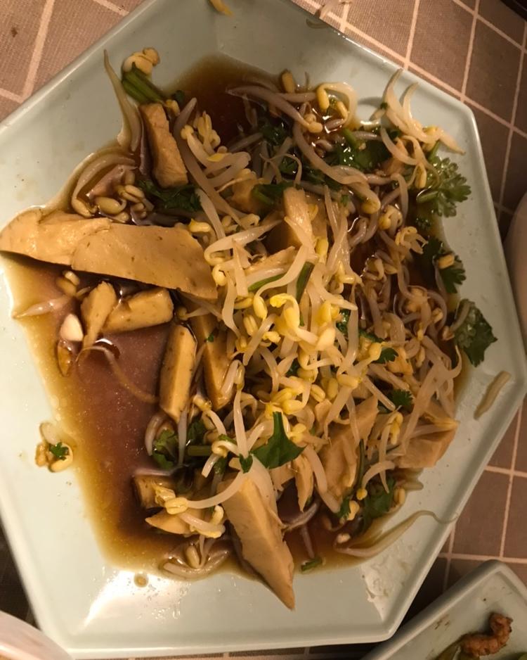 豆芽拌面筋