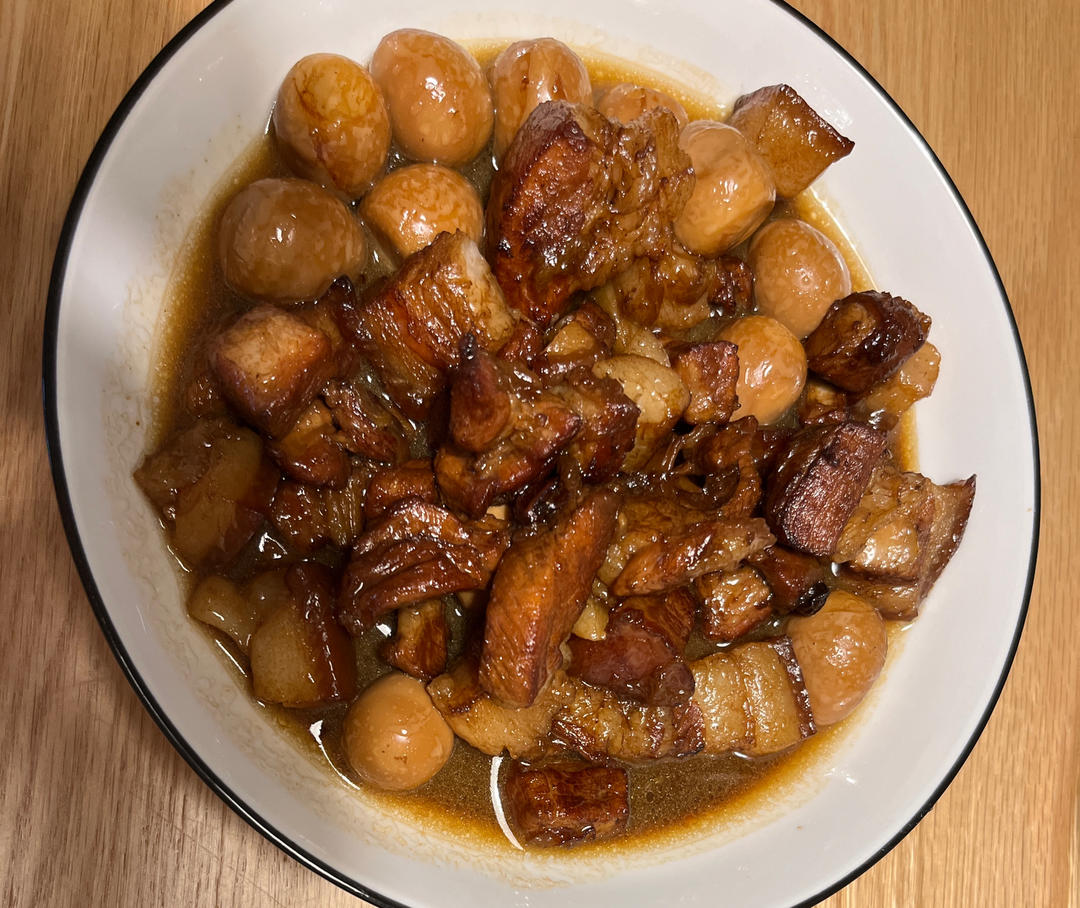 加了鹌鹑蛋后，这盘红烧肉，美味的逆天啦——鹌鹑蛋烧肉（孔瑶食谱）