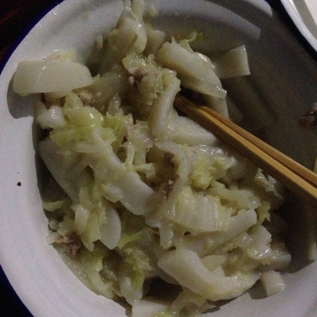 黄芽菜肉丝炒年糕