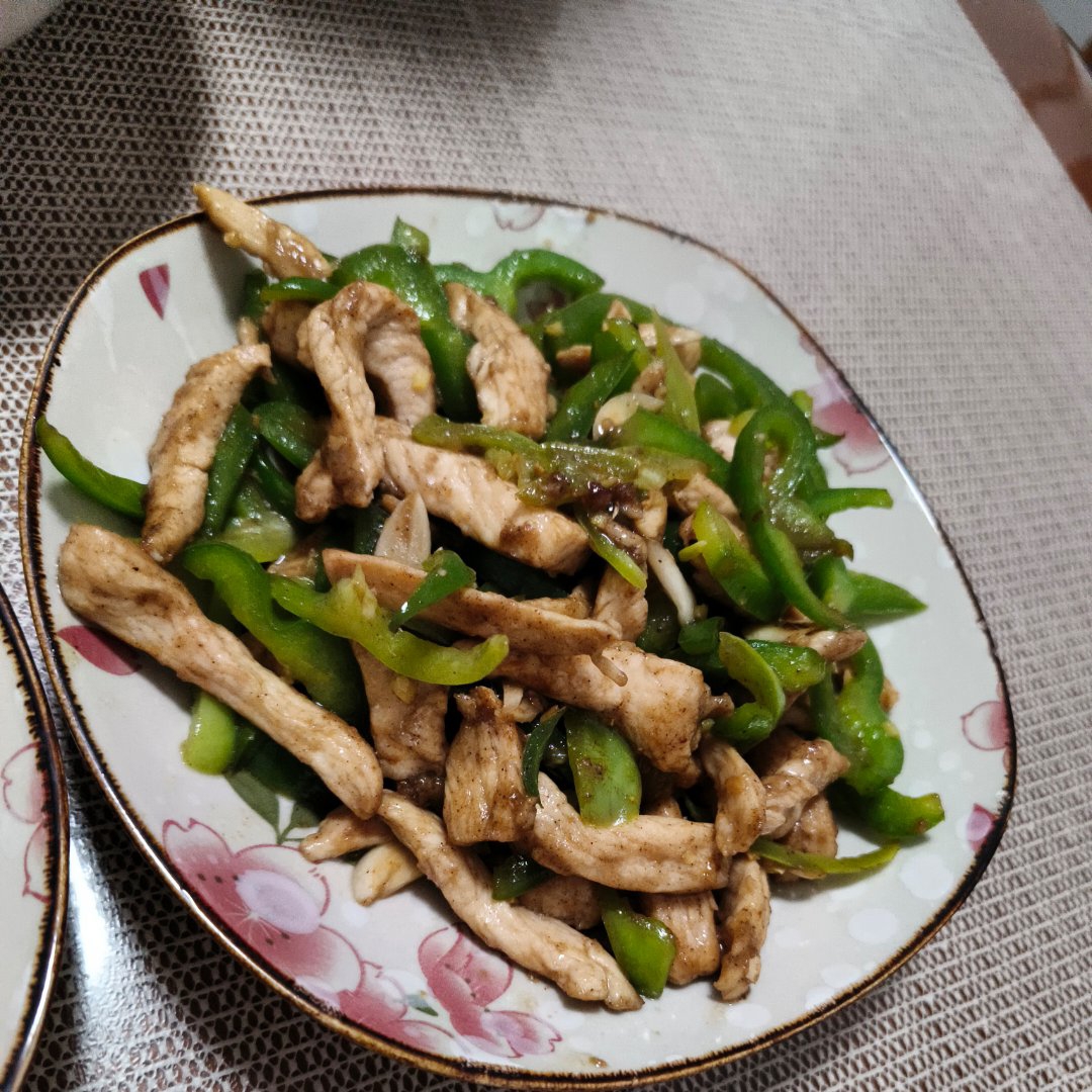 巨好吃的青椒炒鸡胸肉丝，超下饭