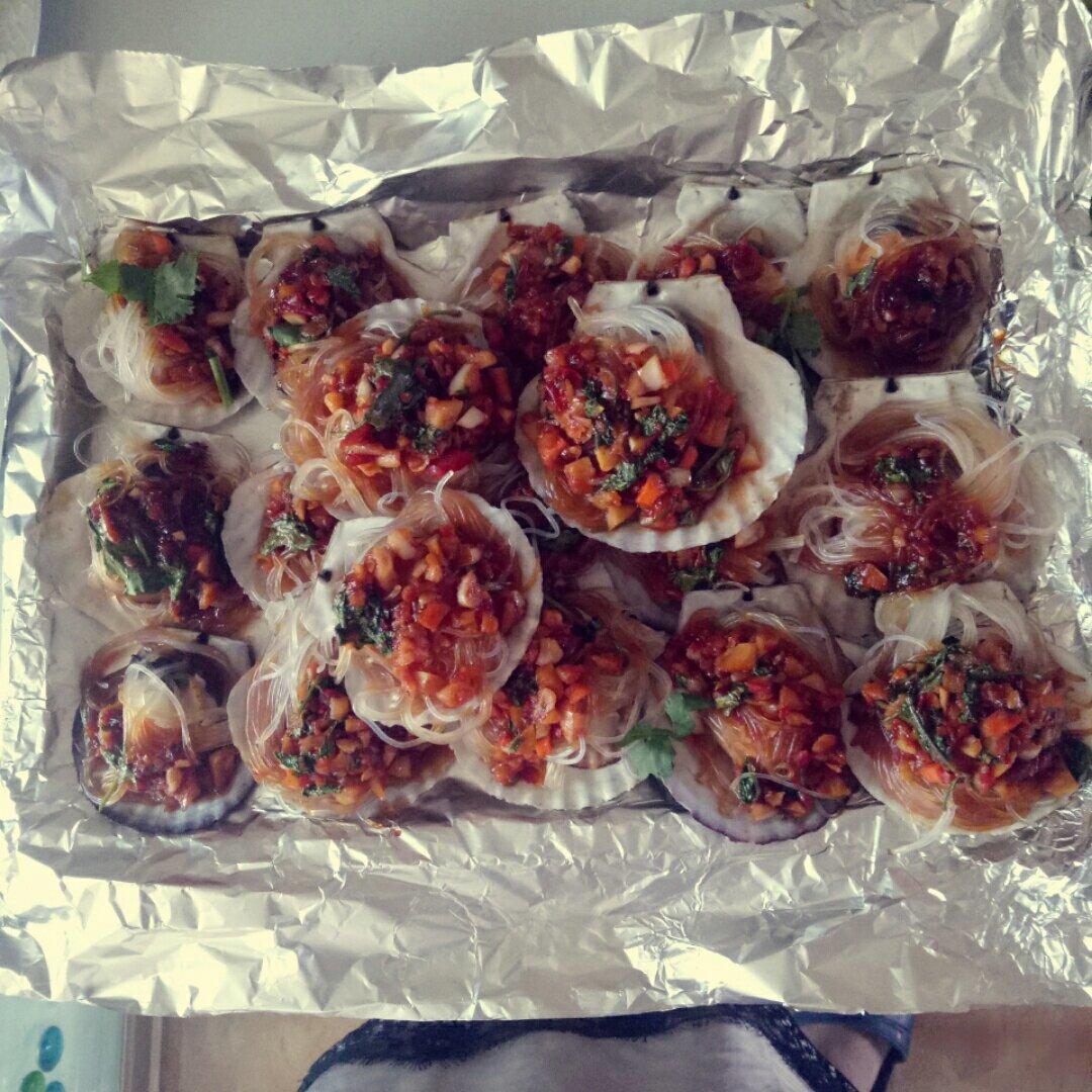 蒜蓉粉丝蒸扇贝（清晰图片步骤讲解）