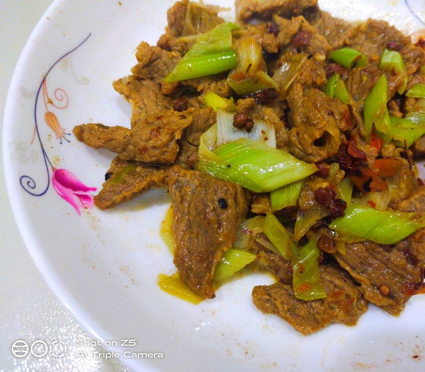 孜然大葱炒牛肉
