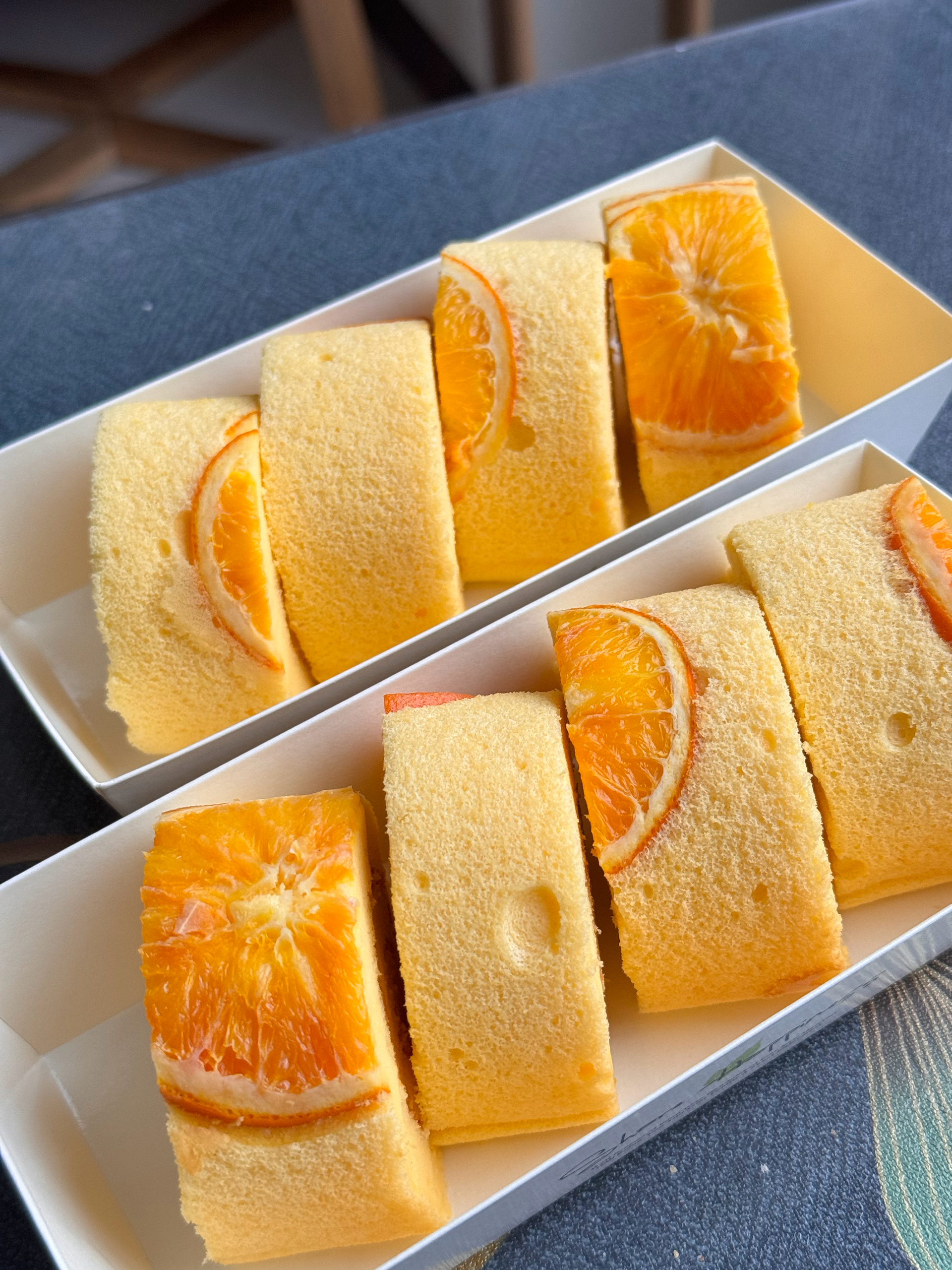 橙香蛋糕卷，橙汁橙子的做法