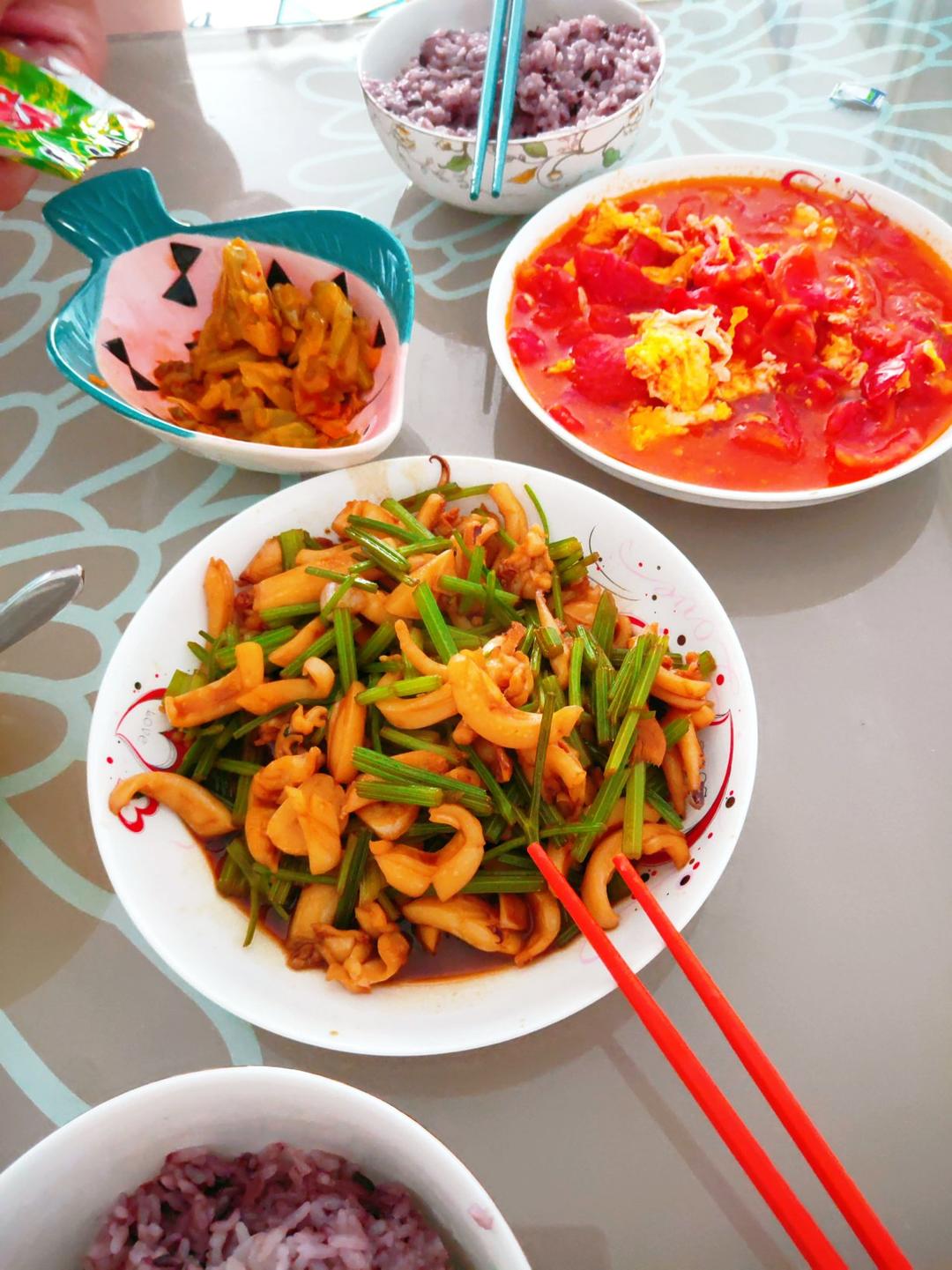 香芹爆炒鲜鱿