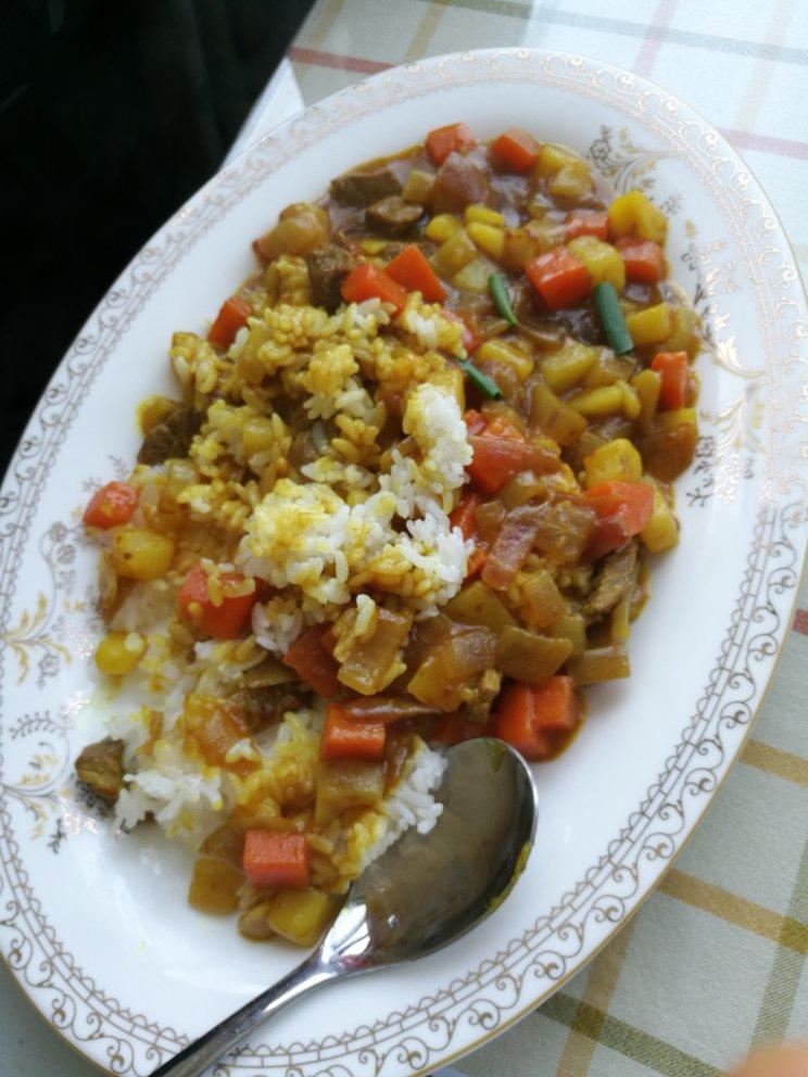牛腩咖喱饭