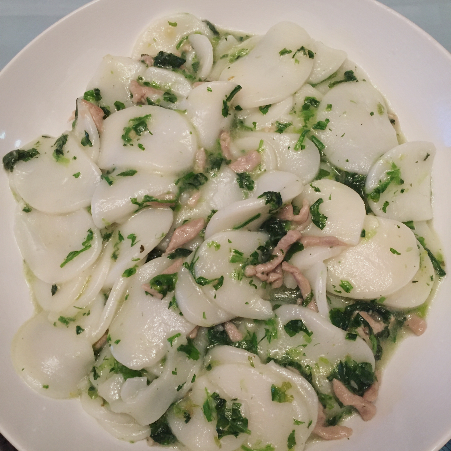 荠菜肉丝炒年糕
