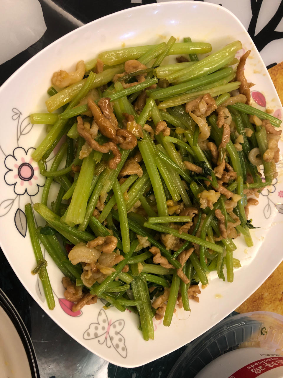 芹菜炒肉丝
