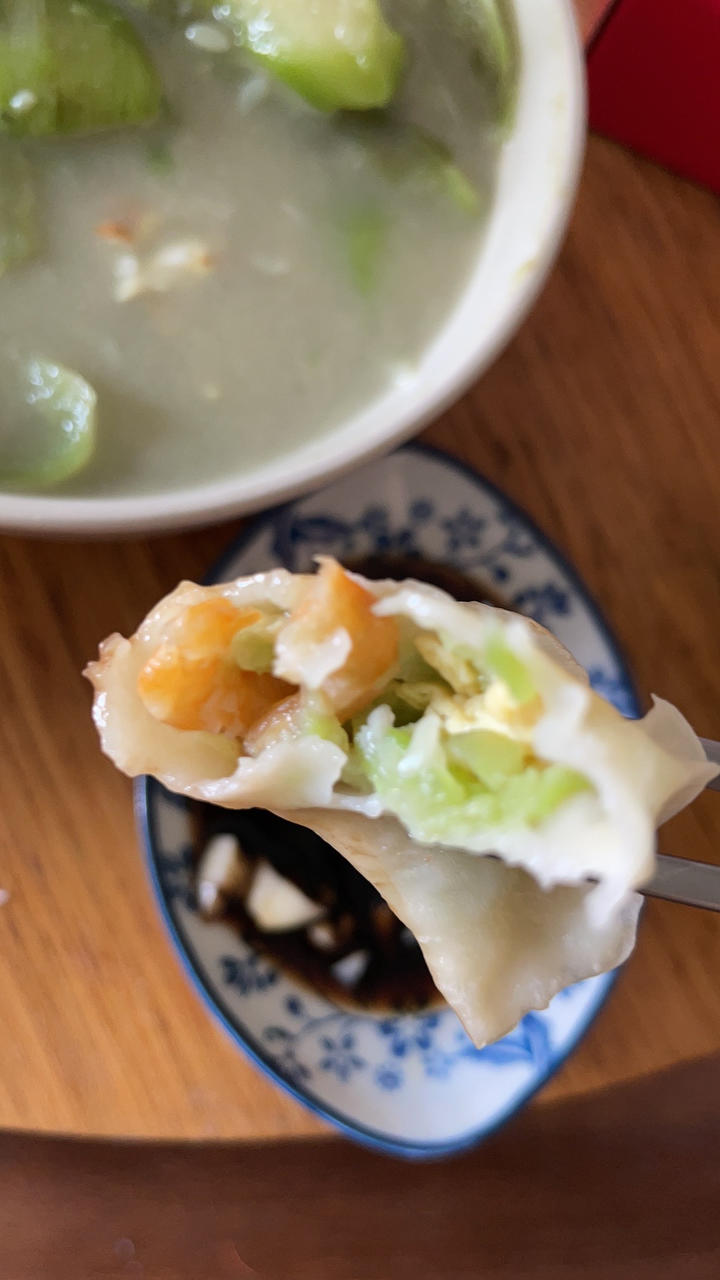 丝瓜鸡蛋水饺，简单又美味