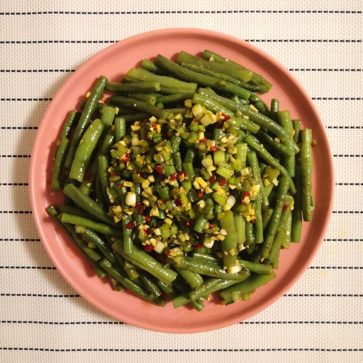 厨师长教你：“凉拌长豆角”的家常做法，夏天没食欲，很适合开胃