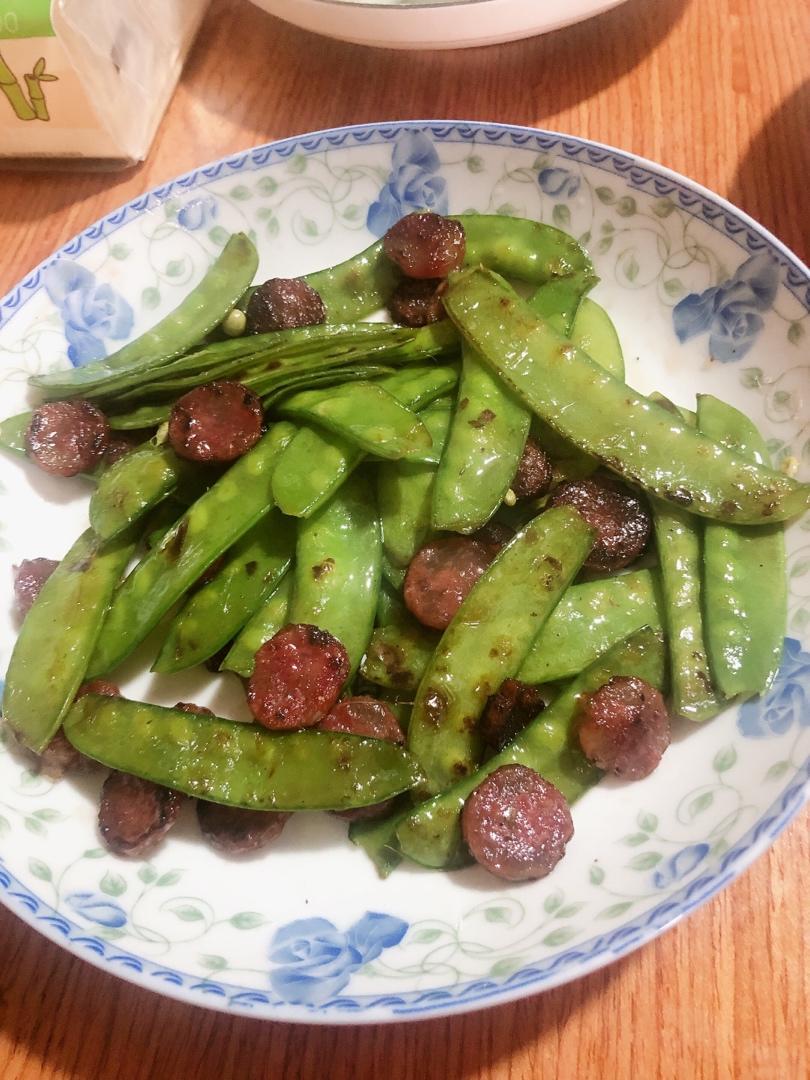 超脆爽的荷兰豆炒香肠