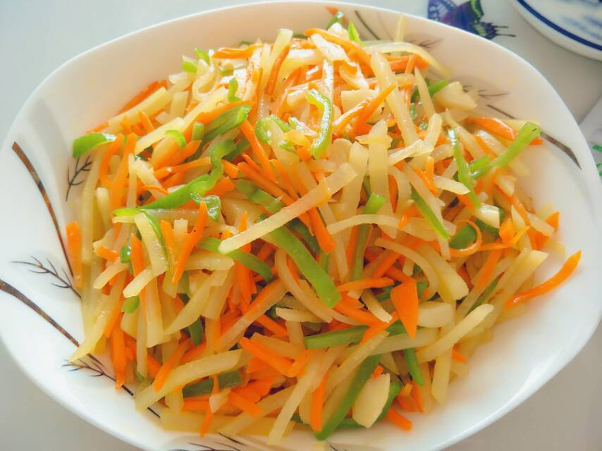 清炒双丝（土豆丝、胡萝卜丝）
