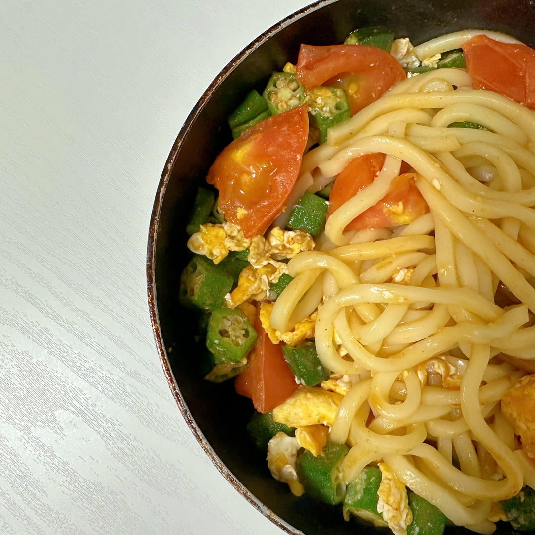 一人暮らしって何か食べよう