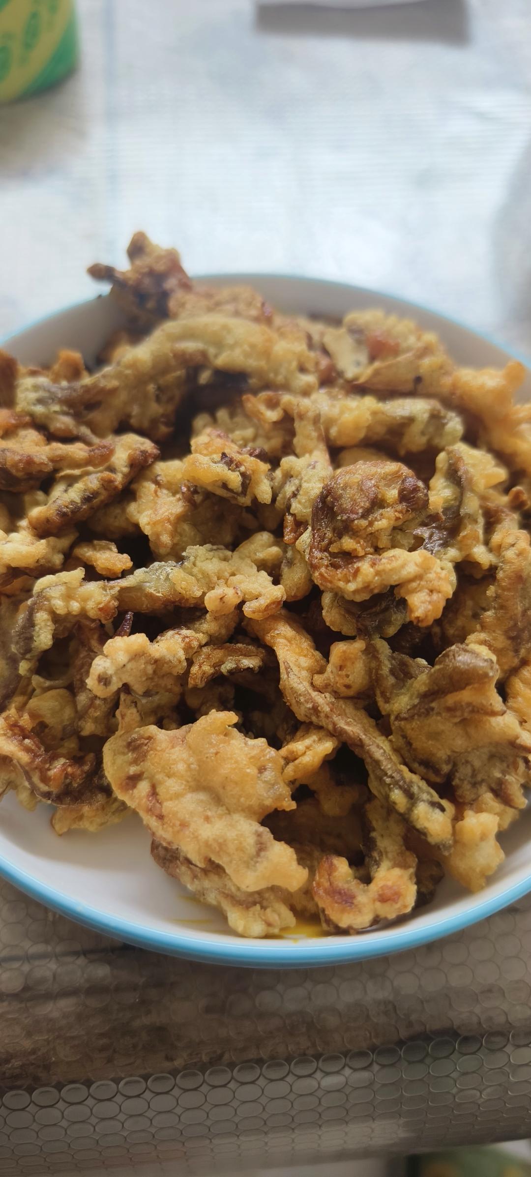 炸蘑菇用不用焯水？裹淀粉还是面粉？厨师长告诉你
