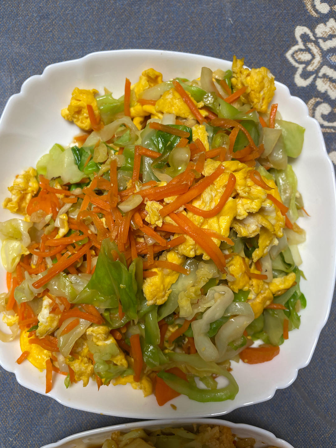 超级下饭的家常菜！给肉都不换的包菜炒鸡蛋