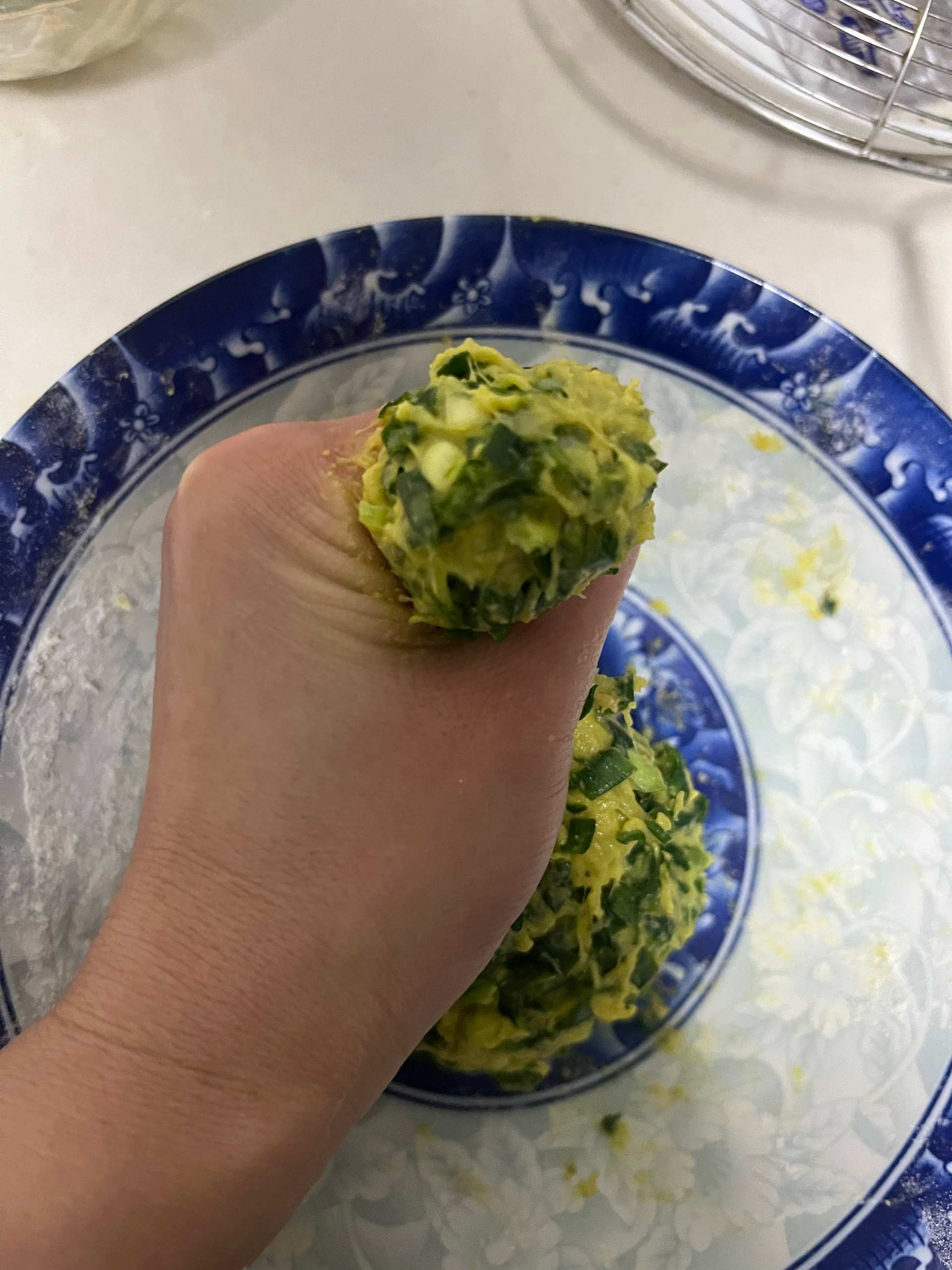 春天的韭菜丸子汤的做法 步骤4