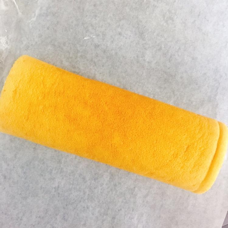 《Tinrry下午茶》教你做基础原味蛋糕卷
