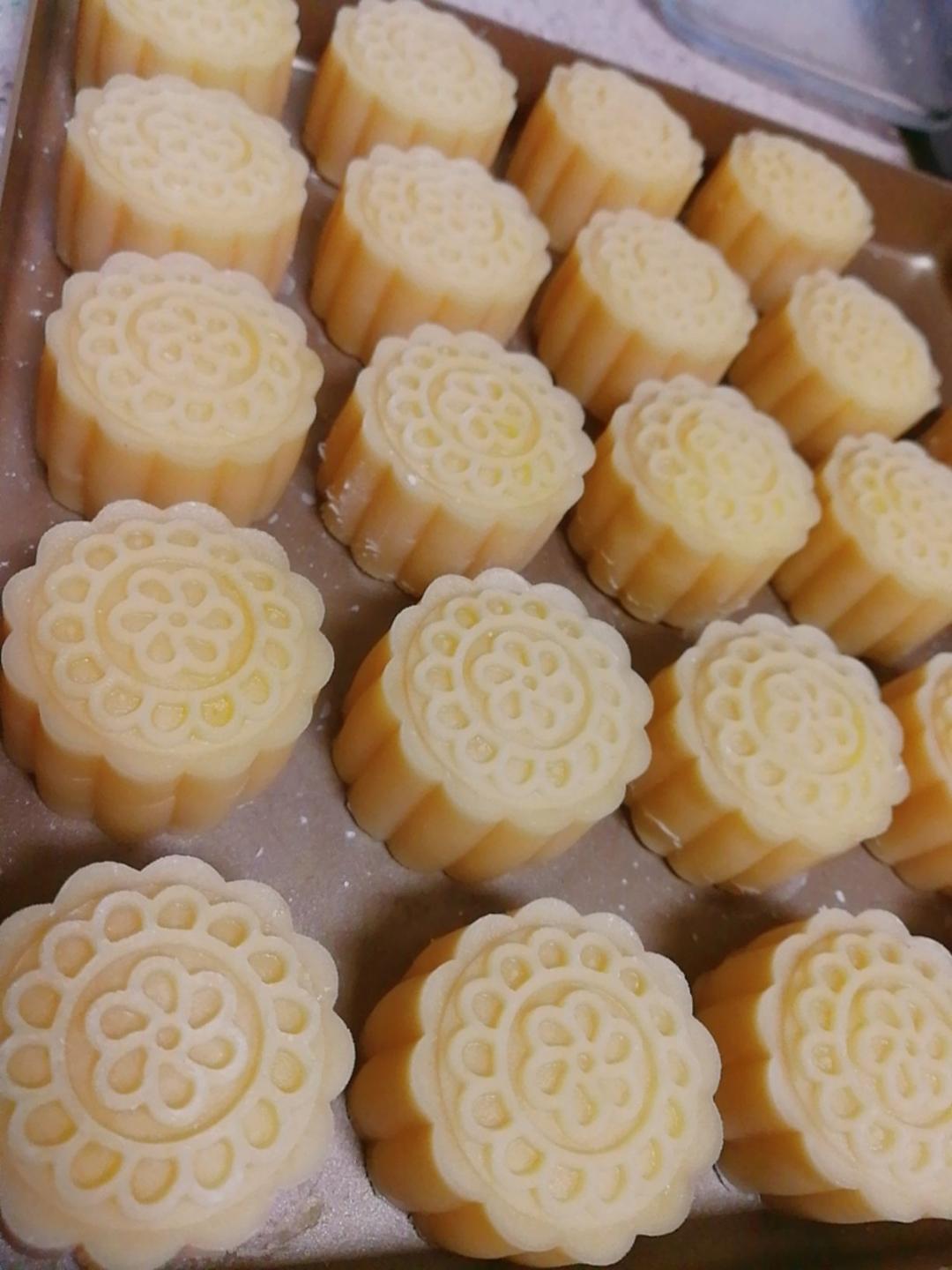 广式月饼—蛋黄莲蓉月饼