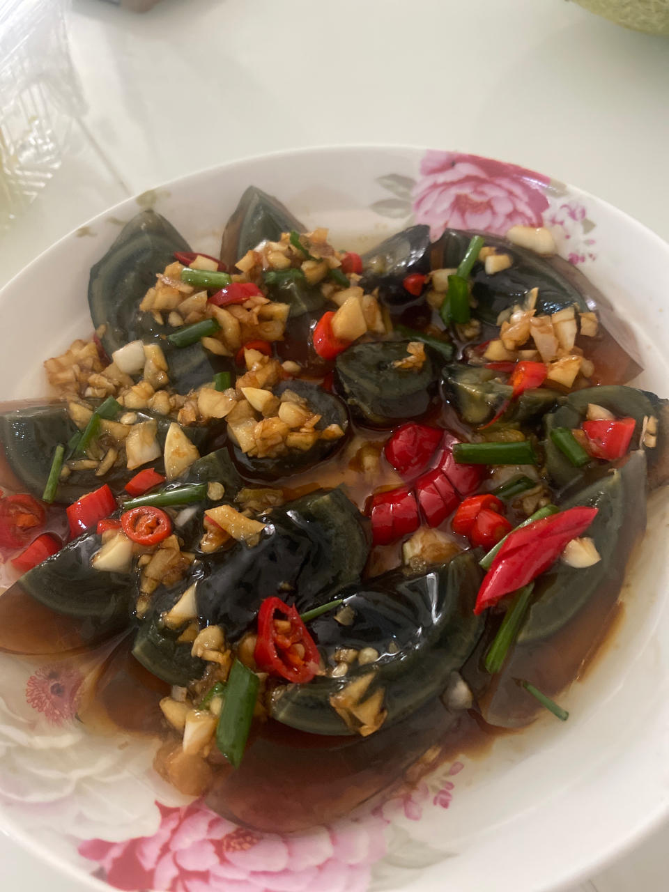 【凉拌皮蛋】酱汁这样调，好吃又爽口，美味翻倍