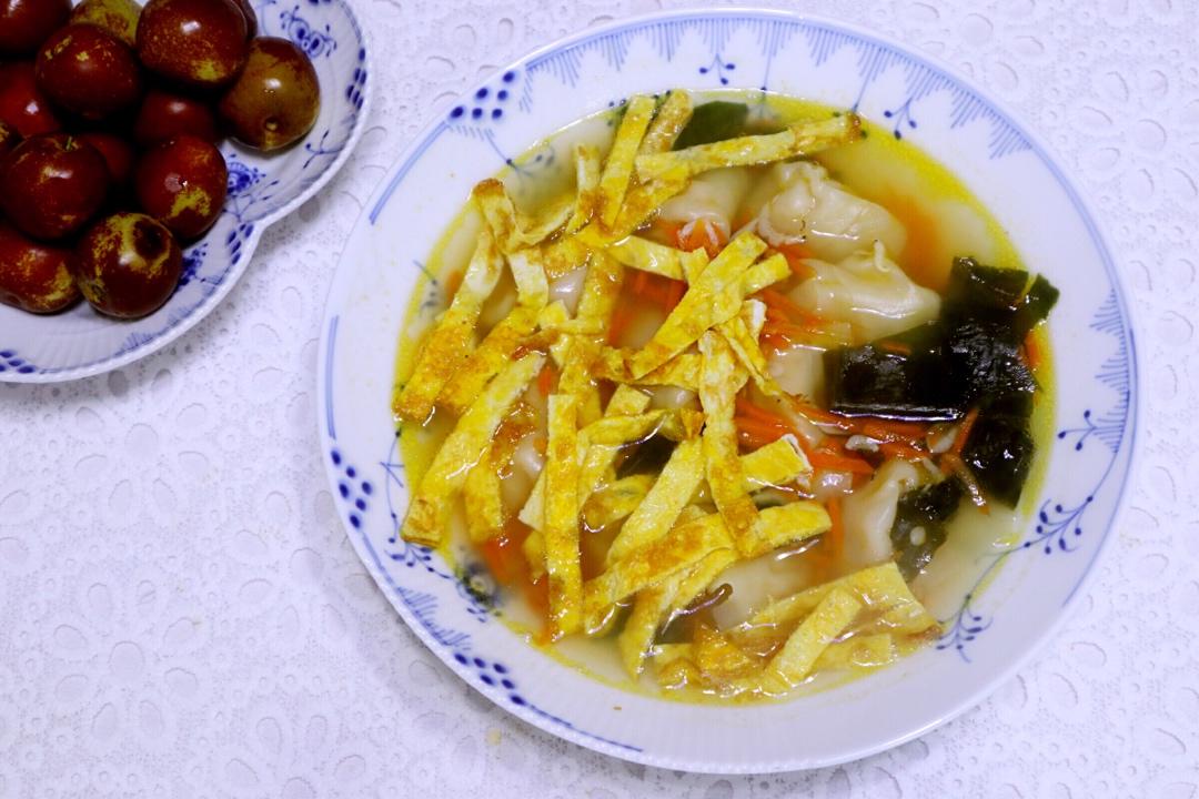 营养早餐～鲜掉眉毛的鸡肉虾仁馄饨