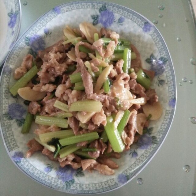 香芹炒肉丝