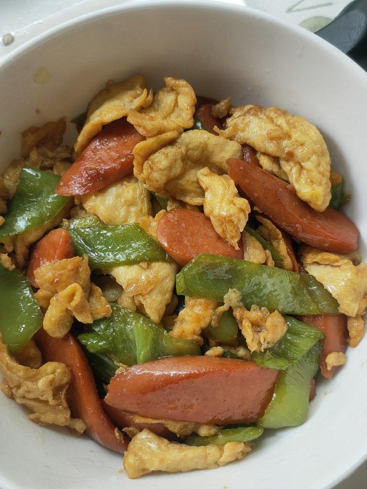 明天吃点啥呢做的零失败巨好吃又下饭的青椒火腿肠炒鸡蛋