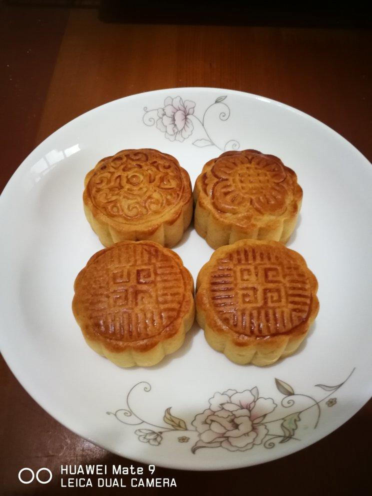 广式月饼—蛋黄莲蓉月饼