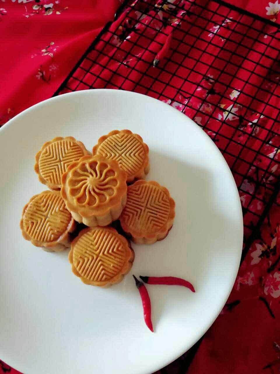 广式月饼—蛋黄莲蓉月饼