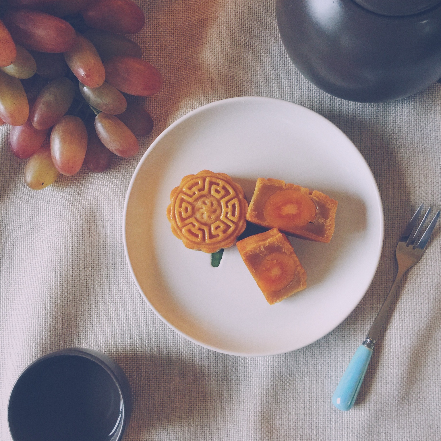 广式月饼——蛋黄莲蓉月饼