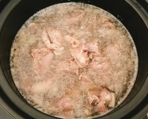 砂锅羊肉汤的做法 步骤2