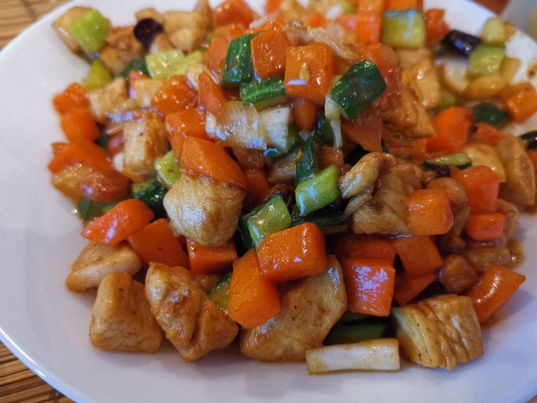 厨师长教你: “宫保鸡丁”的川味正宗做法, 一看就有食欲, 收藏了