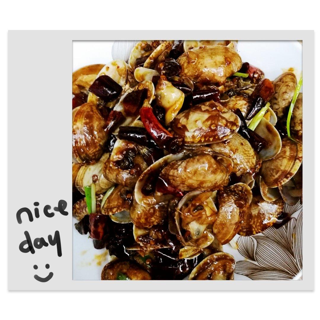 厨师长教你：“香辣花甲”的家常做法，好吃的停不下来