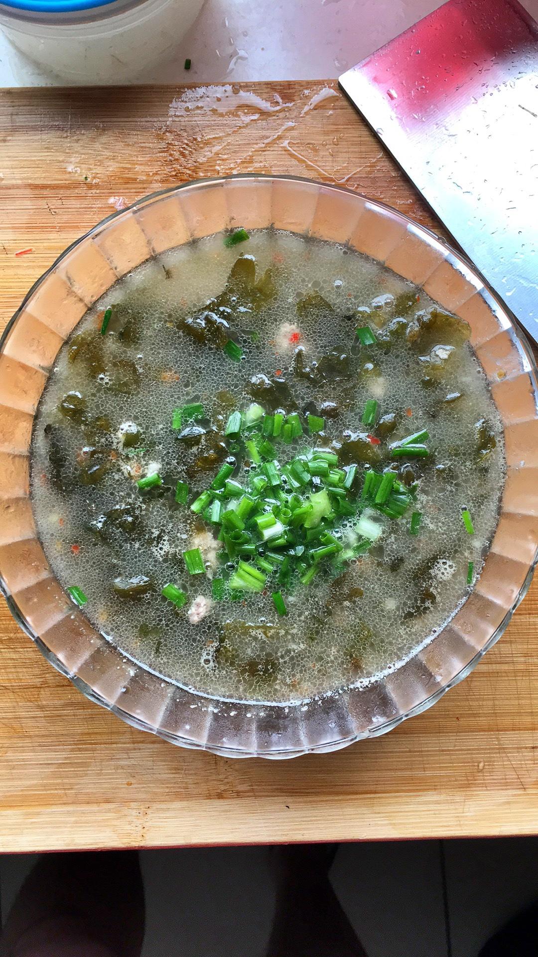 地皮菌肉末汤的做法