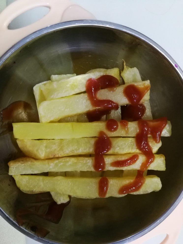 谁说孩子不能吃薯条？别人家孩子吃薯条也健康！
婴儿烤箱版薯条