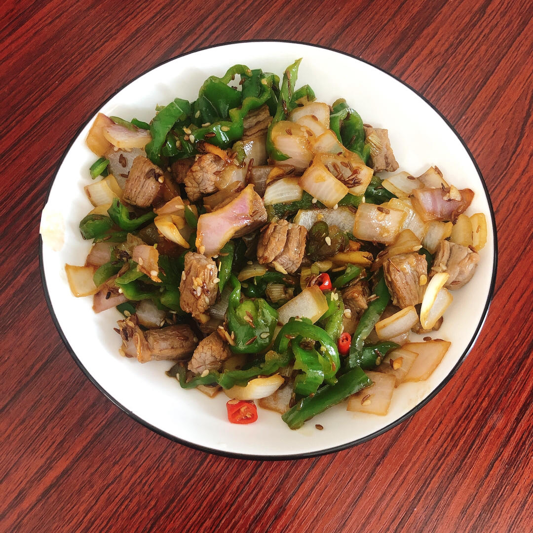 孜然洋葱炒牛肉粒