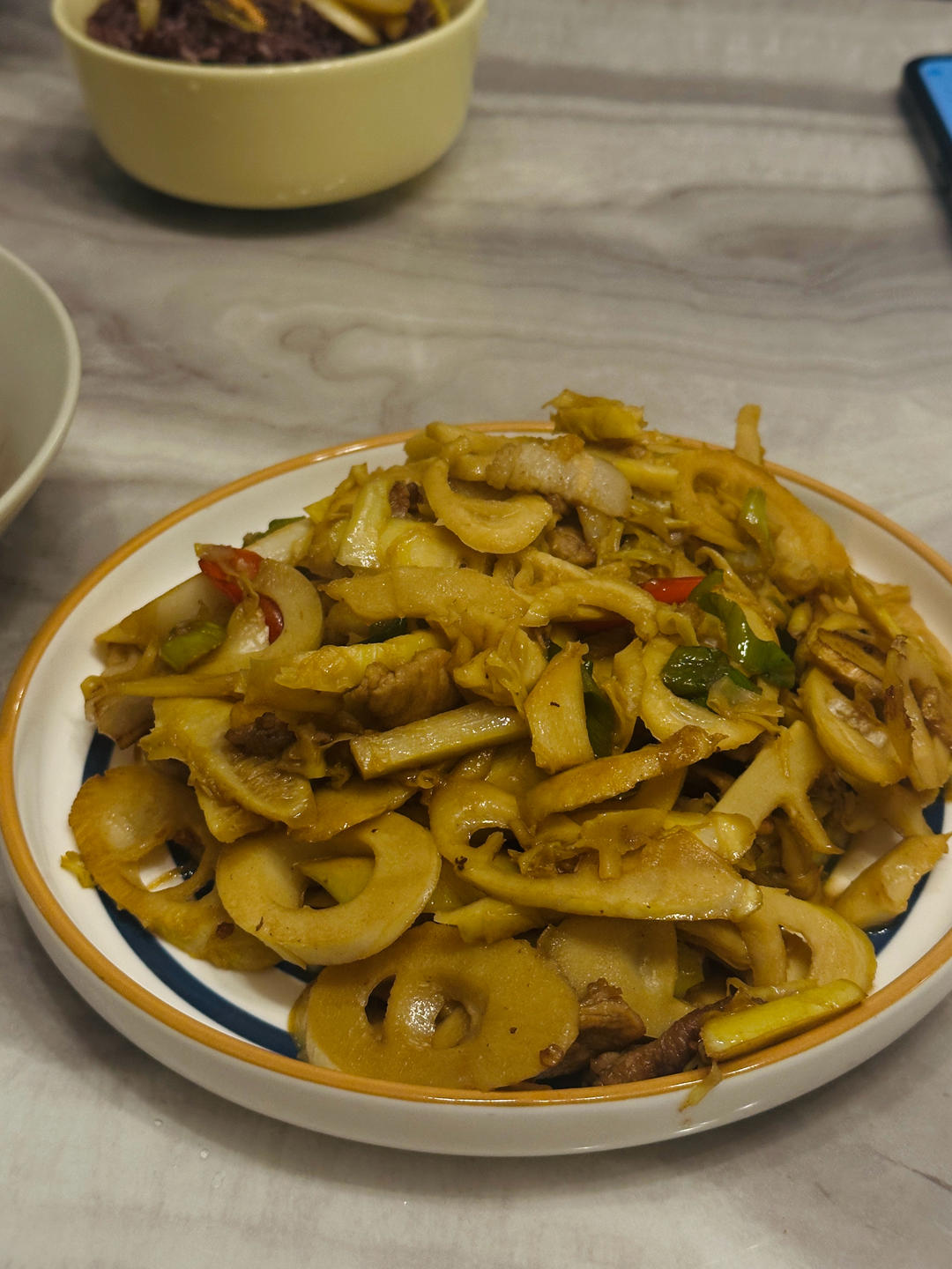 肉炒雷竹笋～尝一口春天的鲜（附雷笋处理方法）