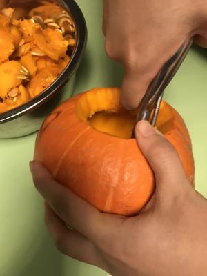 万圣节南瓜灯🎃不到十块钱就能做到的仪式感了解一下的做法 步骤8