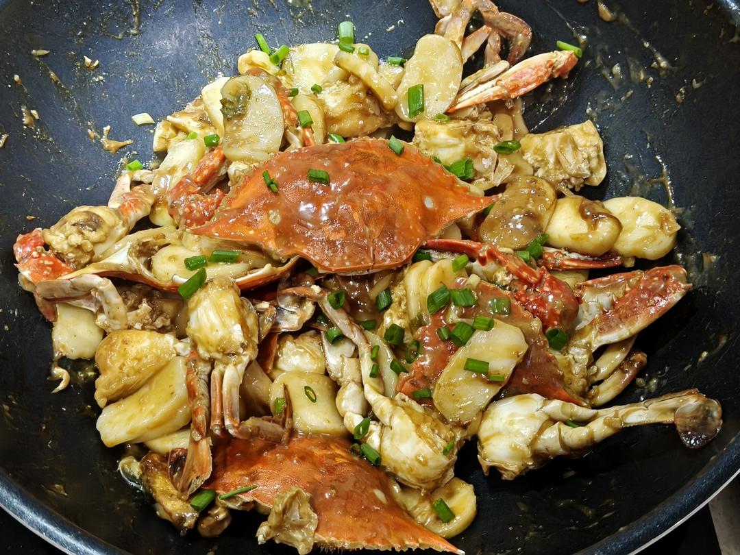 梭子蟹炒年糕～标准的江浙菜