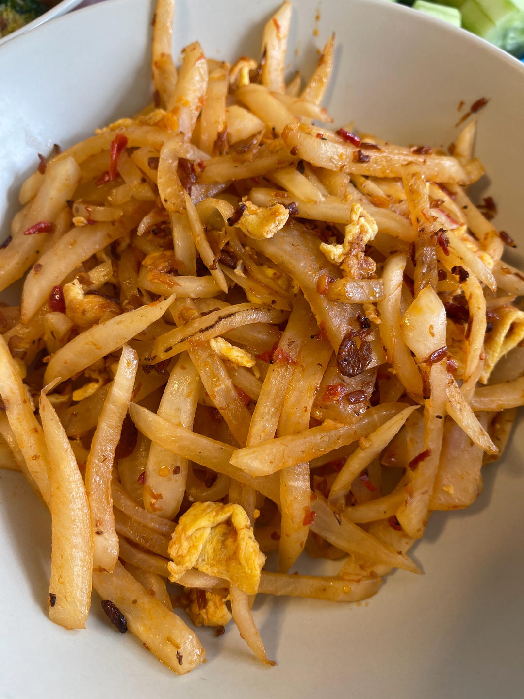 萝卜丝炒得好吃的秘诀就是一定要多放虾皮！