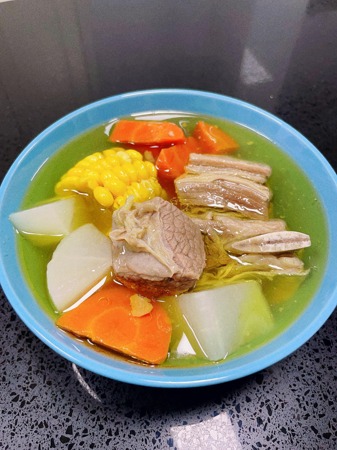 暖身补钙·牛骨萝卜汤