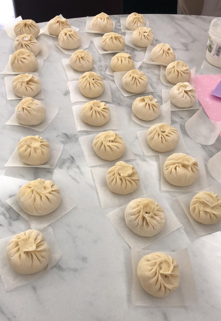 松软多汁的肉包子
