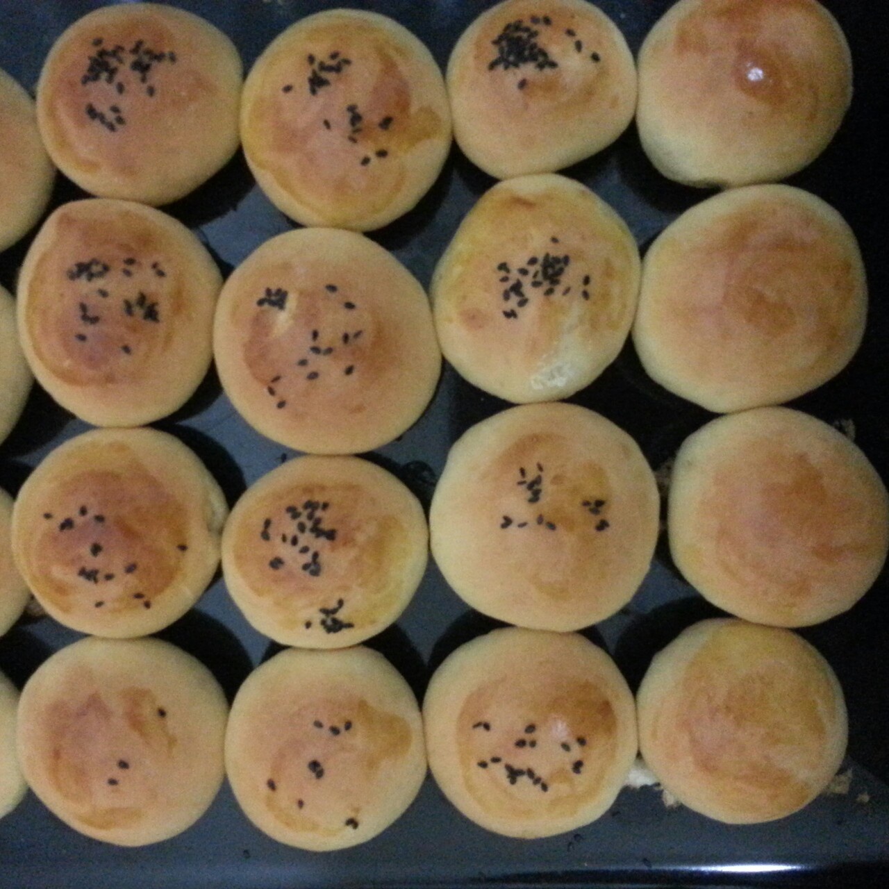 大人小孩都爱不释口的【蜂蜜牛奶小餐包】