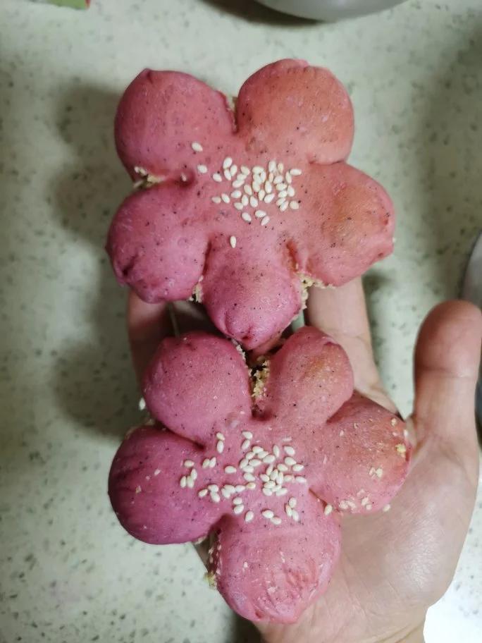 小美桃花开运面包