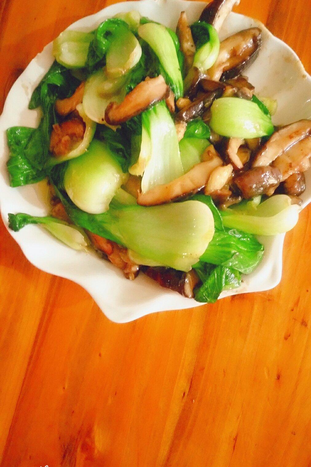 老丁的私房菜-香菇炒油菜