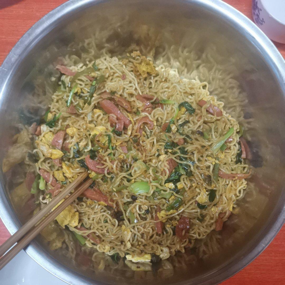 吃了就上瘾的炒方方面～解锁方便面新吃法🔥盘它快点