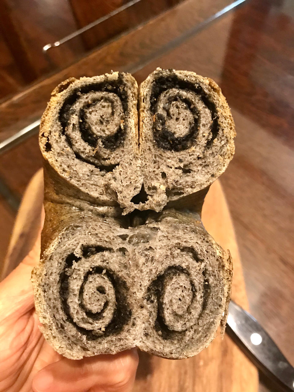 双重黑芝麻奶酥贝果